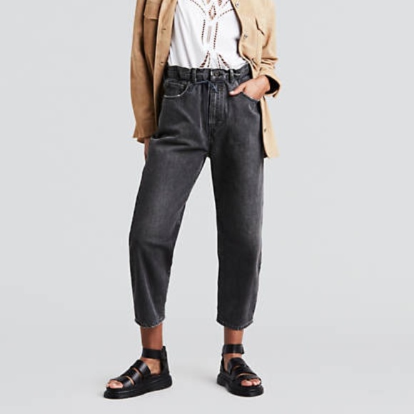 barrel crop levi's
